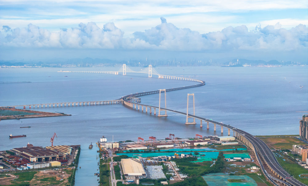 又踏層峰辟新天——《中共中央關(guān)于進(jìn)一步全面深化改革、推進(jìn)中國式現(xiàn)代化的決定》誕生記